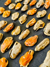 Load image into Gallery viewer, Green Lipped Mussels (+Freeze Dried Options)
