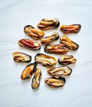 Load image into Gallery viewer, Green Lipped Mussels
